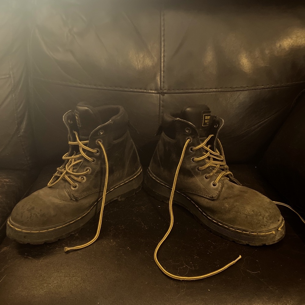 Black Dr. Martens industrial steel toe shoes Mens  9